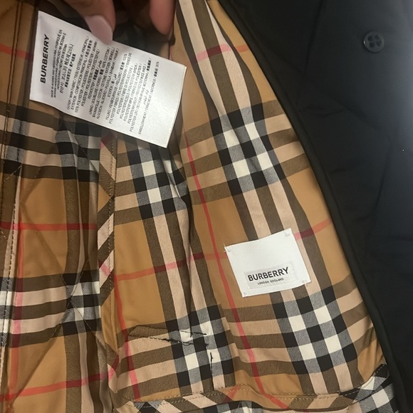 Burberry Women’s quilted Jacket - Picture 6 of 11